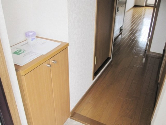 ヴァレ谷上の玄関|明るい玄関です