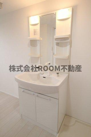 Ｒａｆｆｉｎｅの独立洗面台|朝の身支度には欠かせない独立洗面化粧台