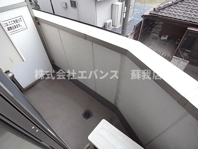 【バルコニー】 | リトルズ本千葉 | 暖かな日差しのふりそそぐバルコニー
