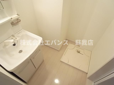 【独立洗面台】 | リトルズ本千葉 | シャワー付き独立洗面化粧台付き