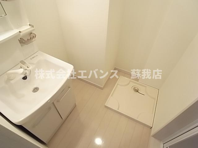 【独立洗面台】 | リトルズ本千葉 | シャワー付き独立洗面化粧台付き