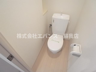 【トイレ】 | リトルズ本千葉 | 落ち着いた色調のトイレです