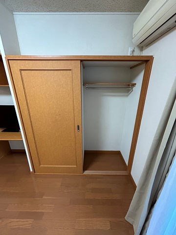 尼崎市武庫川町１丁目のアパートの収納
