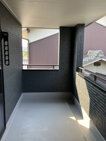 姫路市書写　中古一戸建てのバルコニー|2026年6月頃撮影　インナーバルコニーで雨の日も洗濯を干すことができます♪