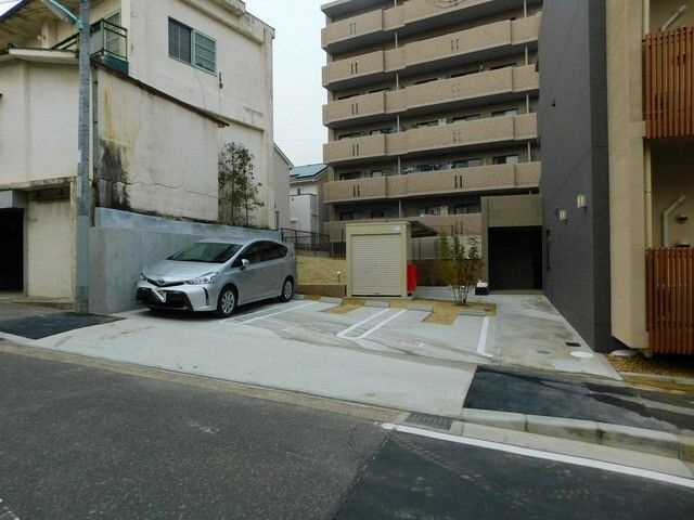ＲＵＩＮＳ　ＴＡＭＡＮＯＩの駐車場
