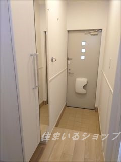 カーサ・グランデ　Ｂの玄関|ミラー付き大型シューズボックス