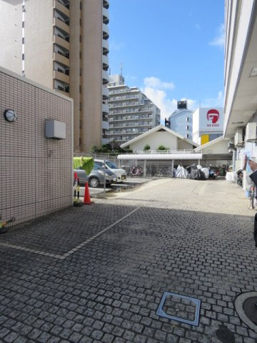 【駐車場】 | グランドゥルイ | 駐車スペースもあります