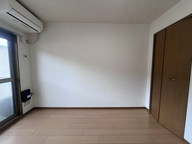 ヴァレ谷上の寝室