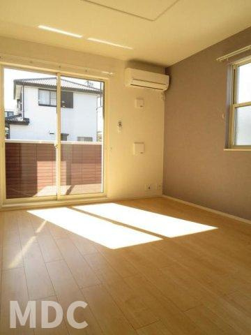徳島市新浜町１丁目のアパートの居間・リビング