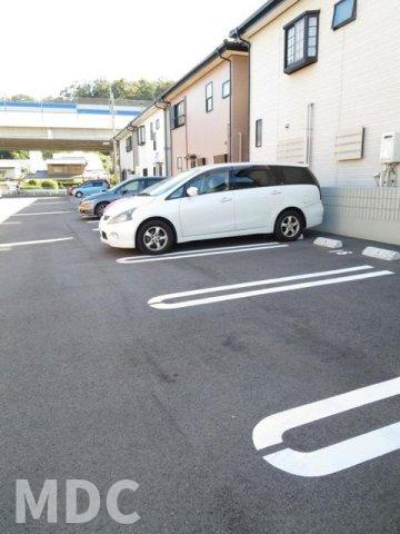 徳島市新浜町１丁目のアパートの駐車場