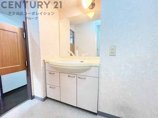 鉄筋コンクリート造7階建て