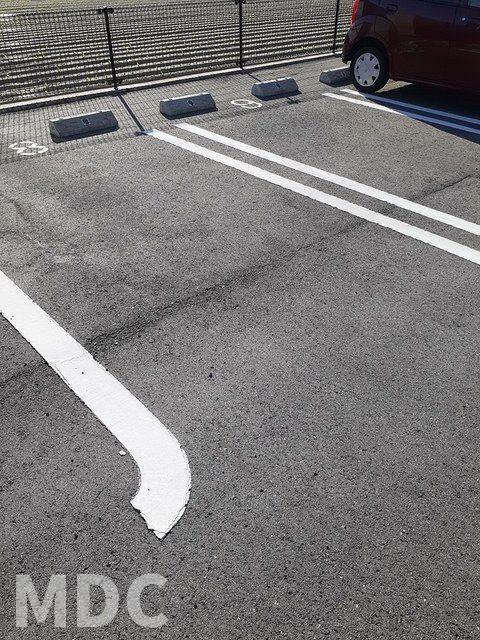 アウスレーゼ　Ⅱの駐車場