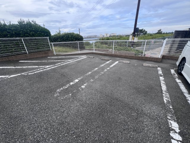 シエラメールの駐車場