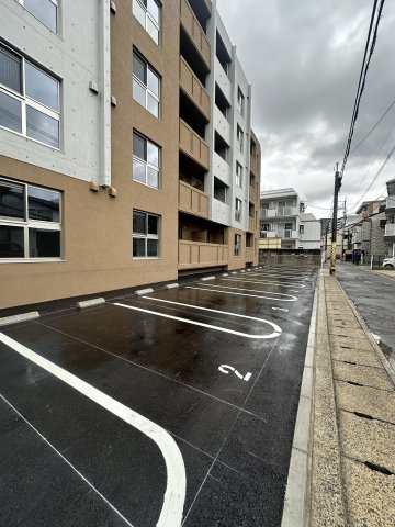 LUXCAS大橋の駐車場
