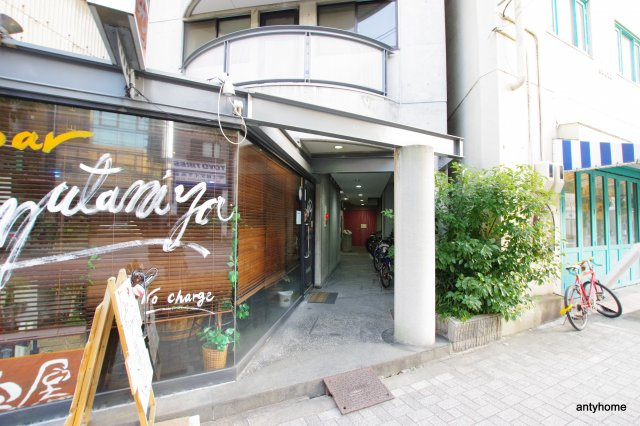 SENSE UMEKITA　仲介手数料無料のエントランス