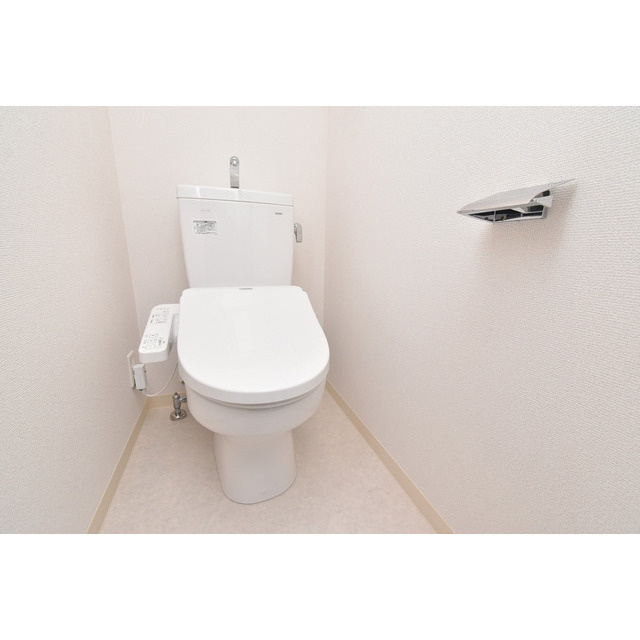 エステムコート大阪WESTⅡのトイレ|ゆったりとした空間のトイレです