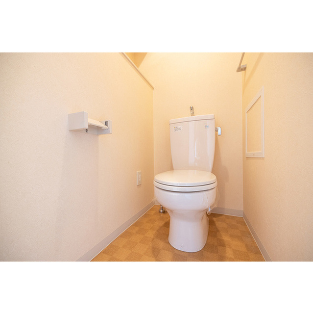 ウィスタリア京橋のトイレ|落ち着いたトイレです