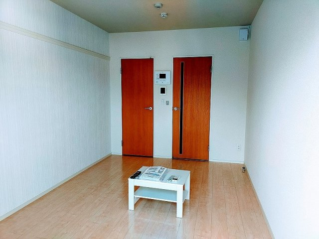 ミランダあおいの寝室|広くて明るい寝室