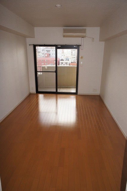 新品家具付きマンション大博町4(KaGood福岡)の居間・リビング