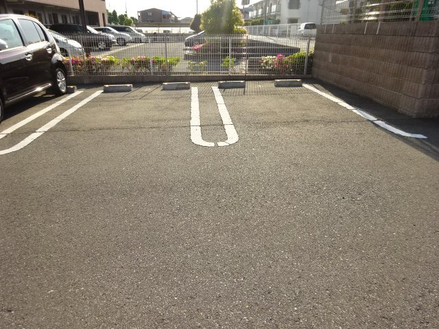ポレール伊川　Ⅲの駐車場