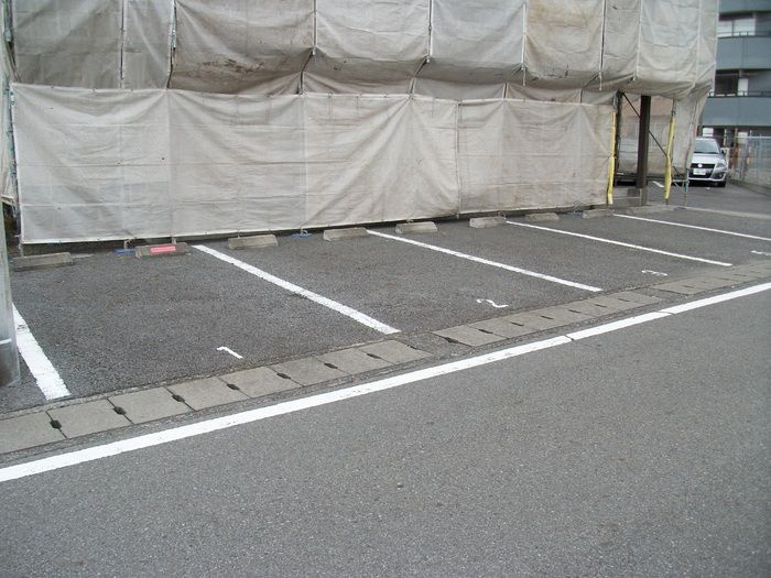 パレスレイトの駐車場
