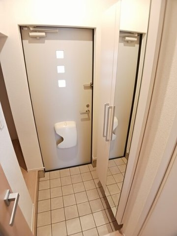 シカタ　ロジュマンの玄関