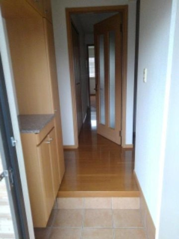 グランラシーヌⅢの玄関