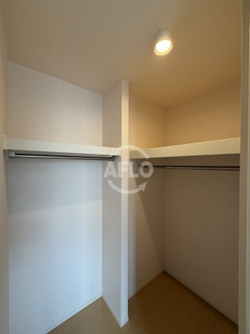 ダイワメゾン三国本町の収納|ウォークインクローゼット