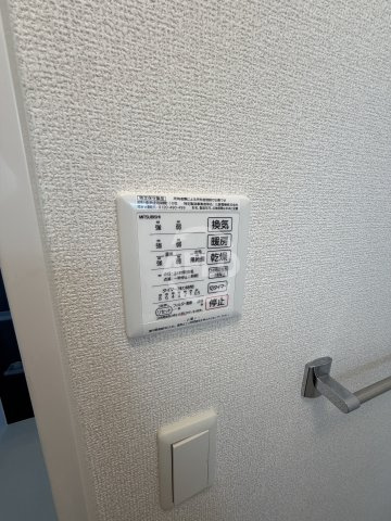 ダイワメゾン三国本町の洗面所|浴室乾燥機