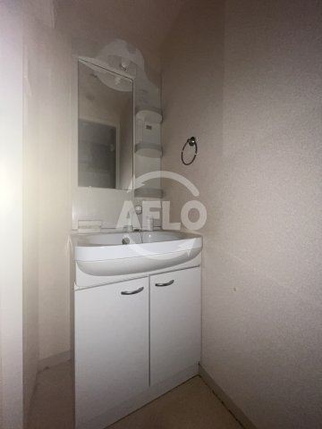 ラグゼ淡路の独立洗面台|Luxe淡路　洗面台