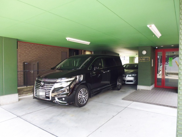 らぶにーるの駐車場|１階部分の駐車場です