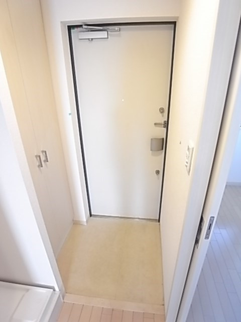 エステムプラザ神戸西Ⅴミラージュの玄関