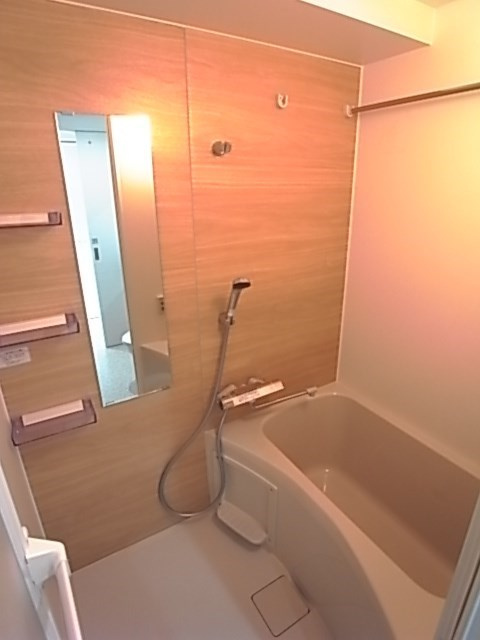 u-ro湊川公園前の浴室