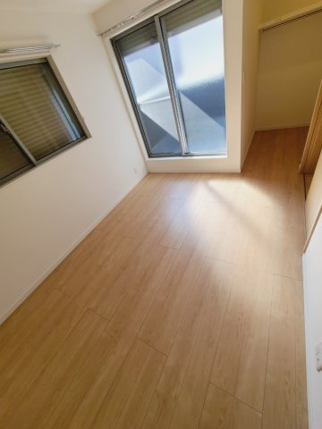 笠屋町戸建　B棟の居間・リビング