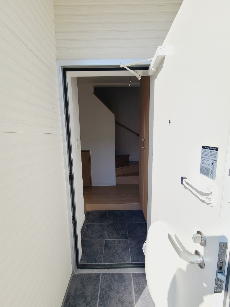笠屋町戸建　B棟の玄関