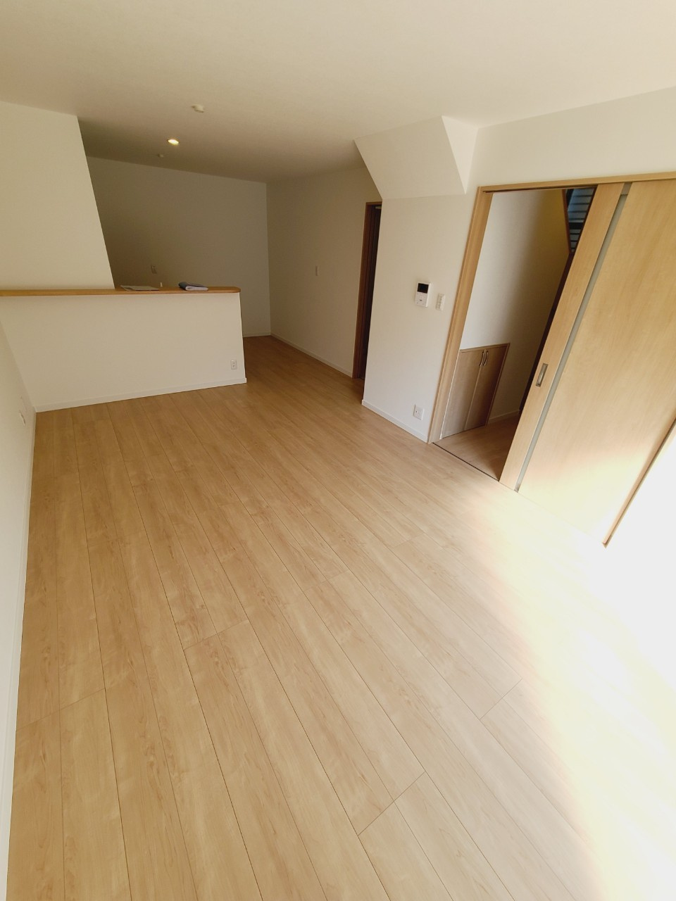 笠屋町戸建　B棟の居間・リビング