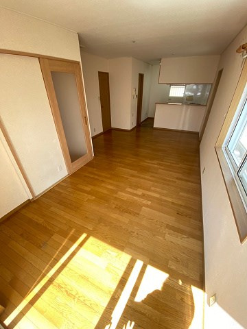久出ヶ谷町戸建貸家の居間・リビング