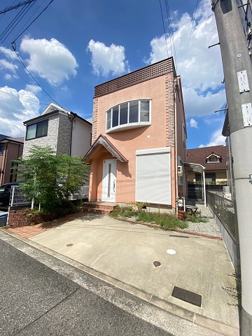 久出ヶ谷町戸建貸家の外観