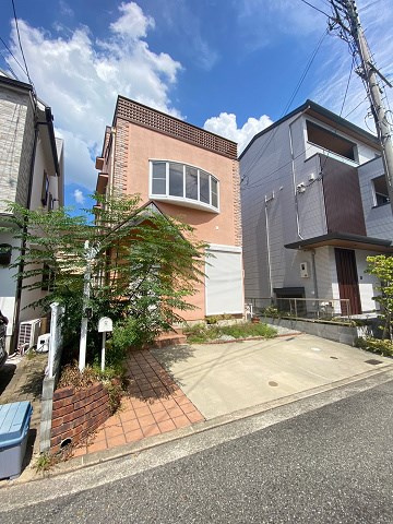 久出ヶ谷町戸建貸家の外観