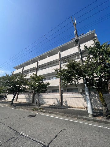 アクシス