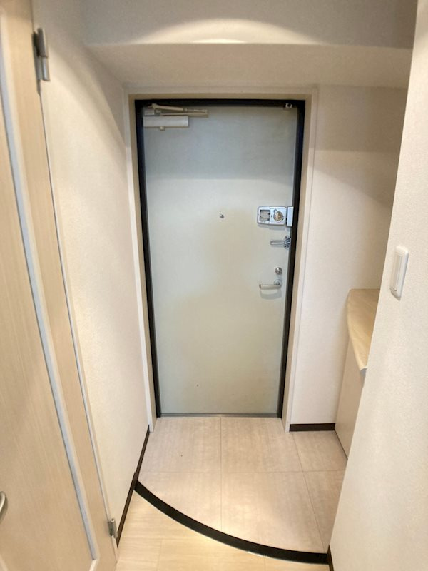 サムティ難波グレイスの玄関