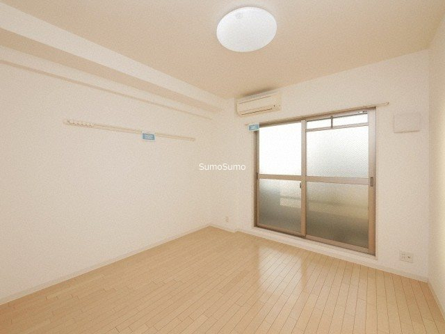 ラムール難波西の寝室