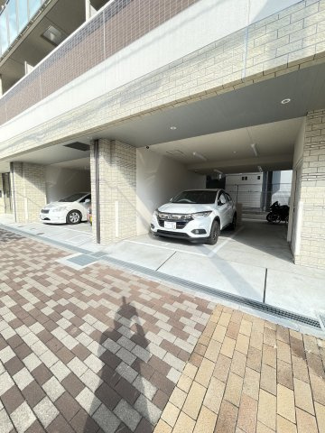 スプランディッド元町山手の駐車場