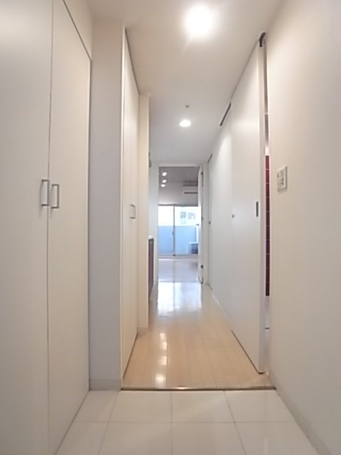 レジディア神戸磯上の玄関