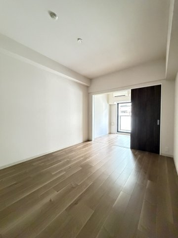 大阪市中央区博労町１丁目の賃貸マンションの居間・リビング