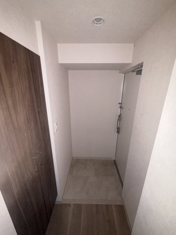 大阪市中央区博労町１丁目の賃貸マンションの玄関