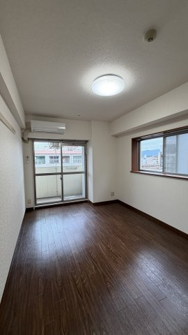 リファレンス駅南の居間・リビング