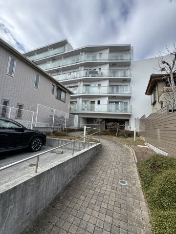 ロイスグラン神戸湊川公園の外観