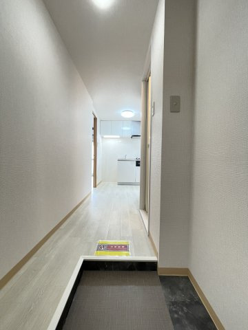 シティハイツ二宮の玄関