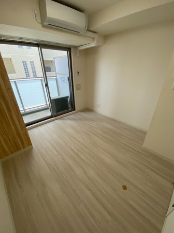 u-ro湊川公園前の居間・リビング